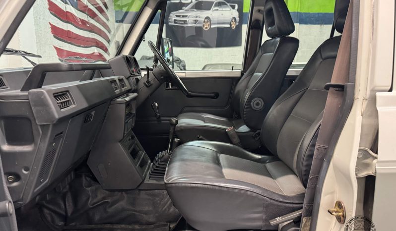 1989 Mitsubishi Pajero DX full