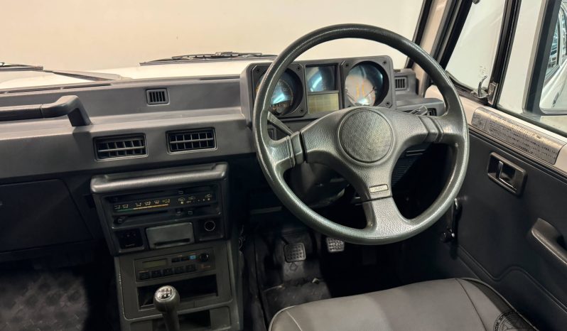 1989 Mitsubishi Pajero DX full
