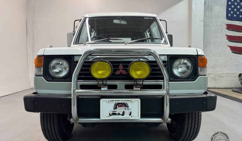 1989 Mitsubishi Pajero DX full
