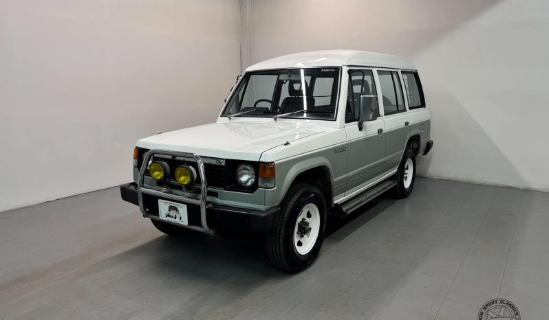 1989 Mitsubishi Pajero DX full
