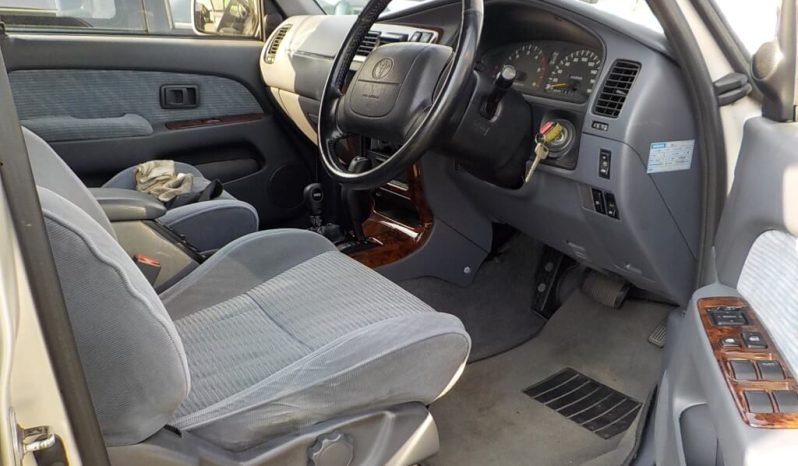 1995 Toyota Hilux Surf SSR-G full