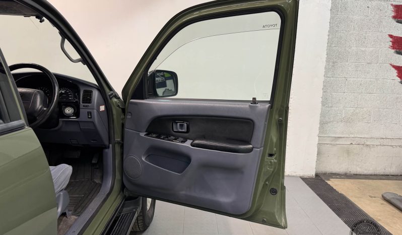 1997 Toyota Hilux Surf SSR-V full