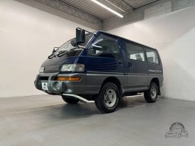 1998 Mitsubishi Delica Starwagon GLX