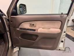 2000 Toyota Hilux Surf SSR-X full