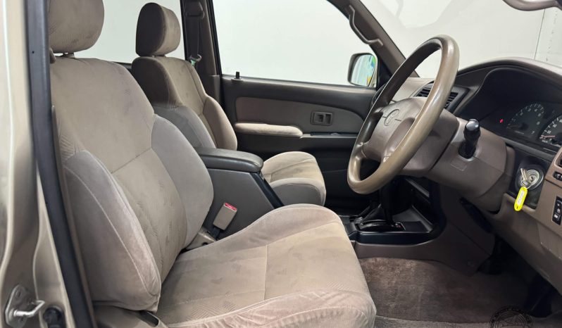 2000 Toyota Hilux Surf SSR-X full