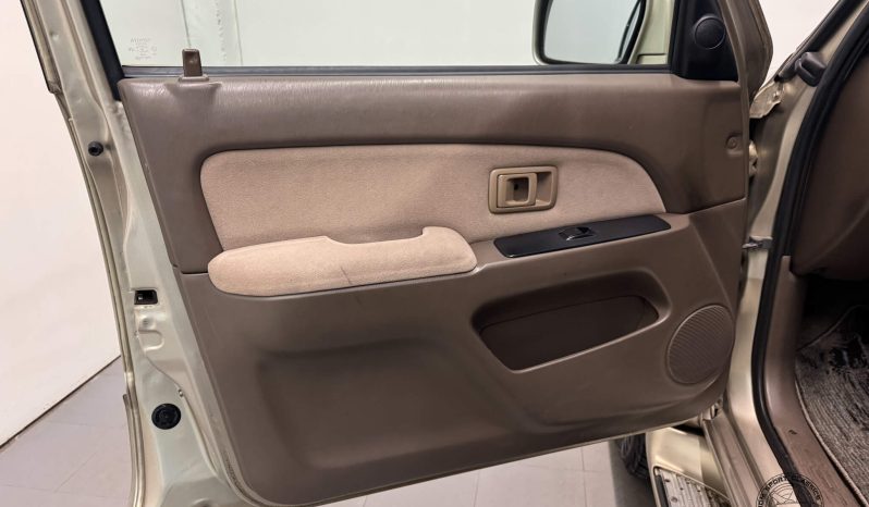 2000 Toyota Hilux Surf SSR-X full