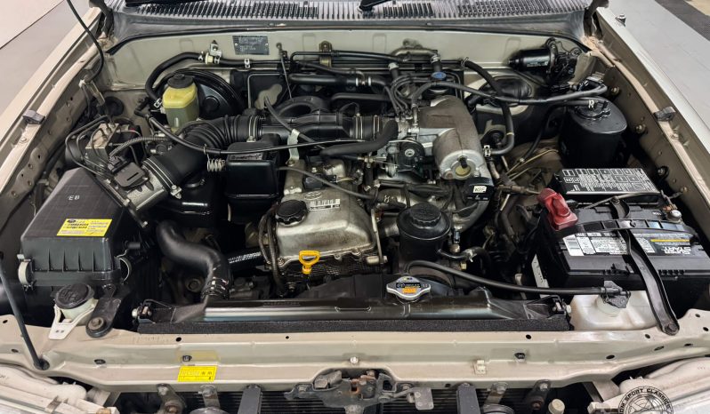 2000 Toyota Hilux Surf SSR-X full