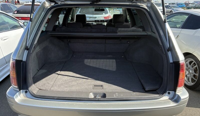 2000 Toyota Crown Estate Athlete V full