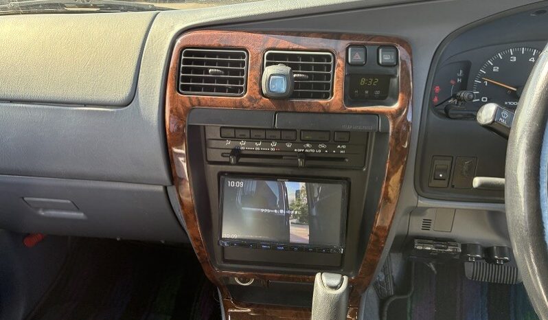 1996 Toyota Hilux Surf V6 full