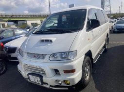 2000 Mitsubishi Delica Space Gear Chamonix full