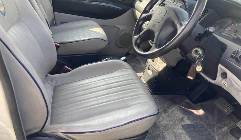 2000 Mitsubishi Delica Space Gear Chamonix full