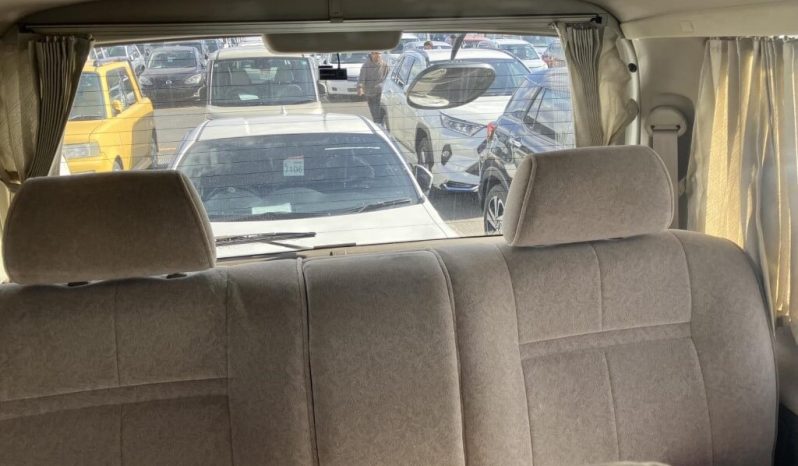 2001 Toyota Grand HiAce Limited full