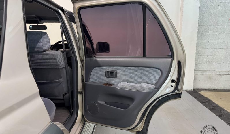 1995 Toyota Hilux Surf SSR-G full