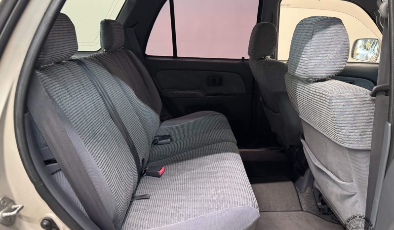1995 Toyota Hilux Surf SSR-G full