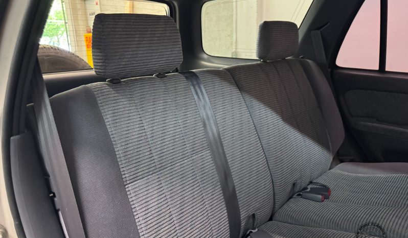 1995 Toyota Hilux Surf SSR-G full
