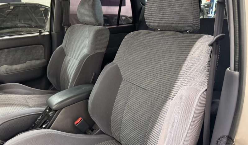 1995 Toyota Hilux Surf SSR-G full