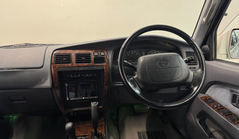 1995 Toyota Hilux Surf SSR-G full