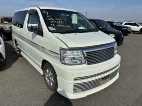 2000 Nissan Elgrand Rider