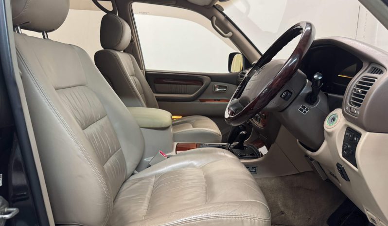 1999 Toyota Land Cruiser Cygnus full