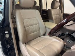 1999 Toyota Land Cruiser Cygnus full